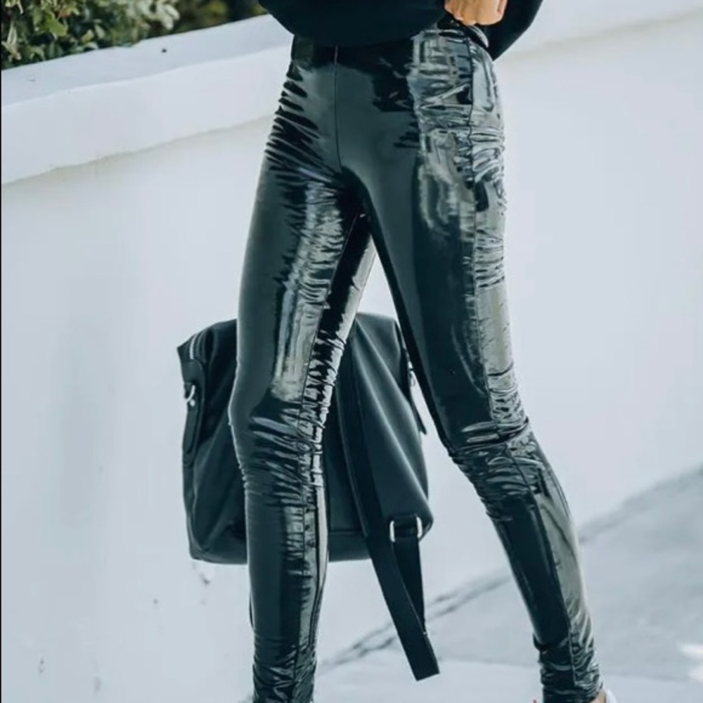 Glossy  faux leather leggings